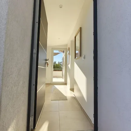 Cosy Riviera With Terrace Near The Saint-Raphael (Var)
