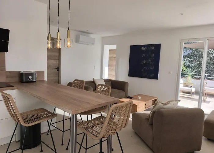 Cosy Riviera With Terrace Near The * Saint-Raphael (Var)