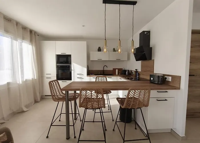 شقة Cosy Riviera With Terrace Near The Saint-Raphaël