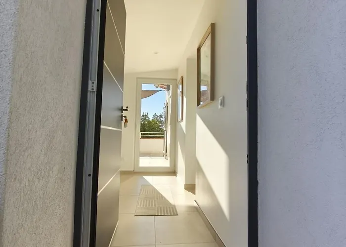 Cosy Riviera With Terrace Near The Saint-Raphael (Var)