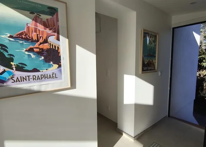 Cosy Riviera With Terrace Near The Saint-Raphael (Var)